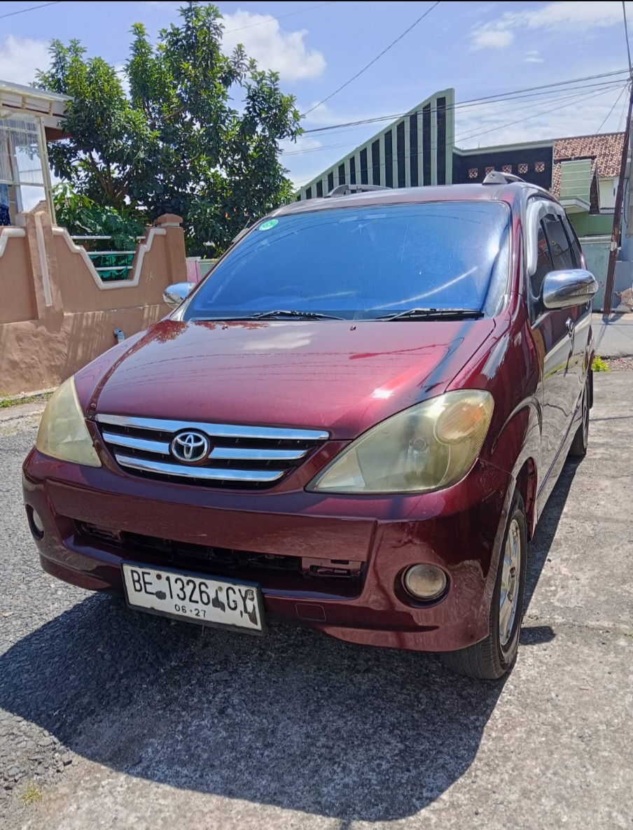 Toyota AvAnza 2004